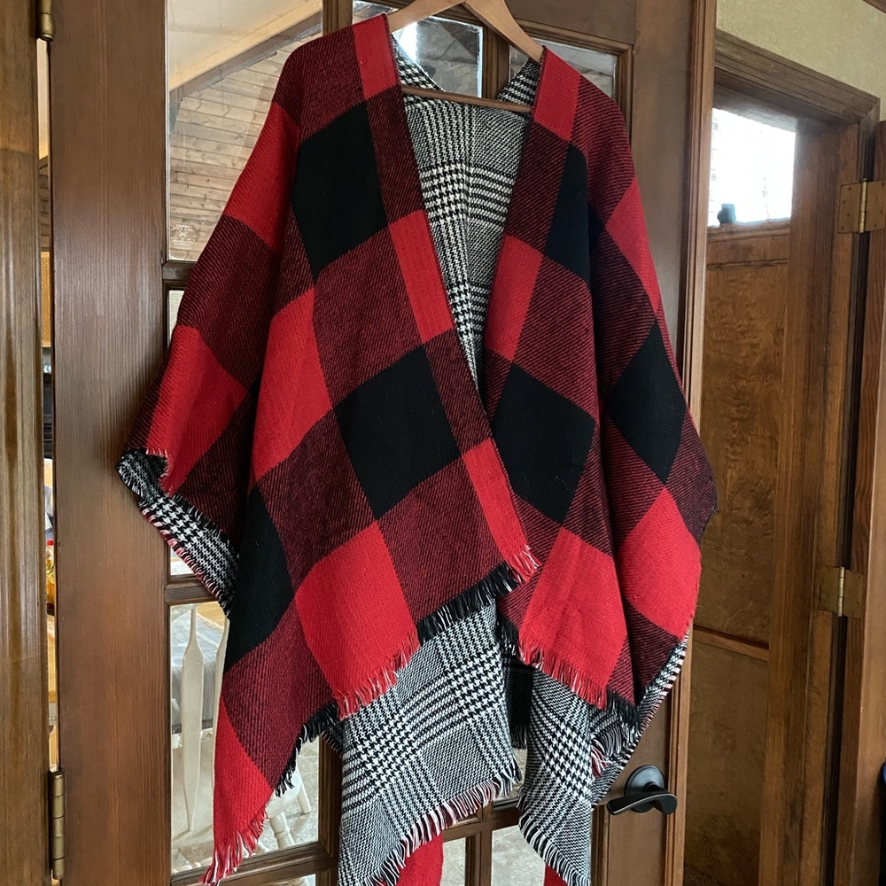 Reversible shawl